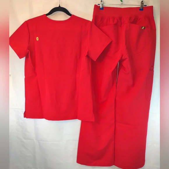 Figs Lunar Pop Red Scrub Set (XS) - Picture 3 of 6